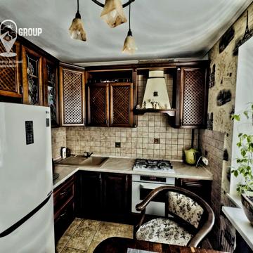 Продаж або обмін на будинок двокімнатної квартири вул. Момота