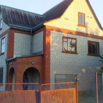 Дім продам 170 кв.м 2 поверхи газ вода світло