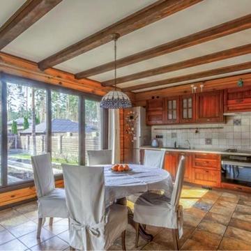 ЕКО-будинок з РЕМОНТОМ І душею. Є ПІДВАЛ  і баня. ЛЮКС-локація. 10 сот