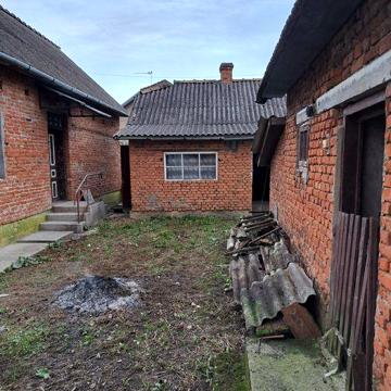 Продам будинок біля річки