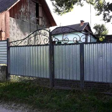 Будинок з меблями та городом