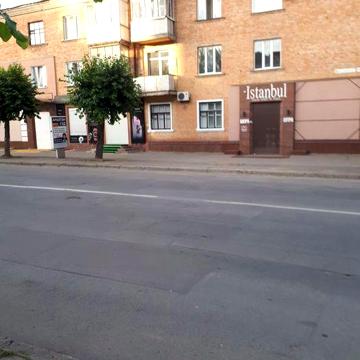 Продается двухкомнатная  квартира в центре города