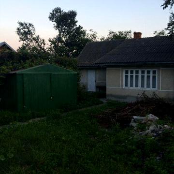 Продам будинок в центрі Борщова