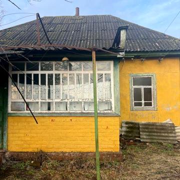 Будинок. Хата. Двір