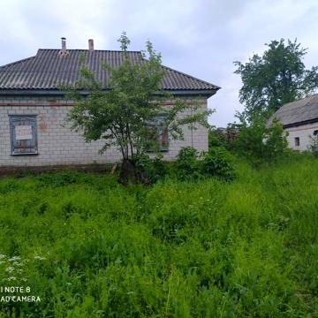 Продаётся дом возможна розстрочка вся информация по телефону
