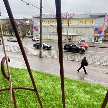 Продается 3 комнатная квартира на Лермонтова .
