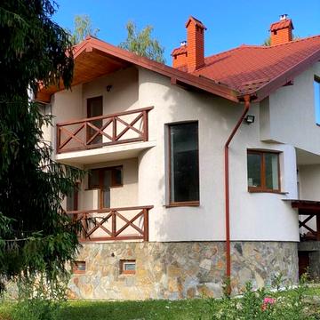 Комплекс з двох будинків