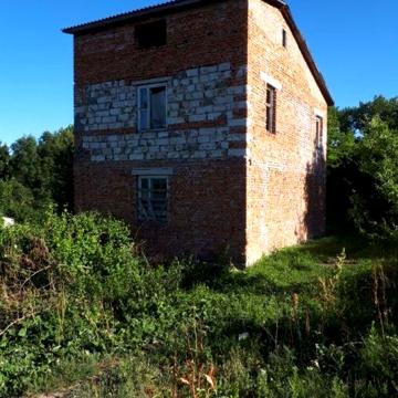 Продається недобудований 2-х поверховий будинок