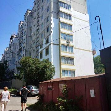 1 к 32 м2 Зарічанська Електроніка