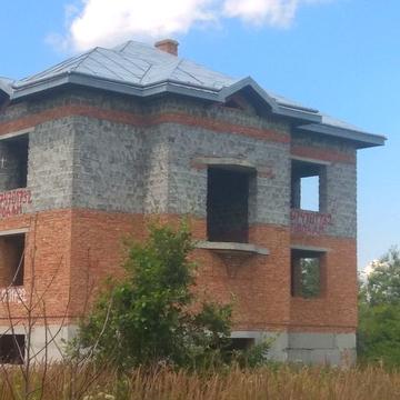 Незавершене будівництво будинок на 2 сімї на дві сімї
