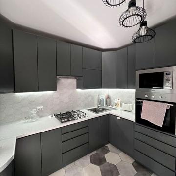 Продам 3х кімнатну квартиру 72м2 з гарним якісним сучасним ремонтом