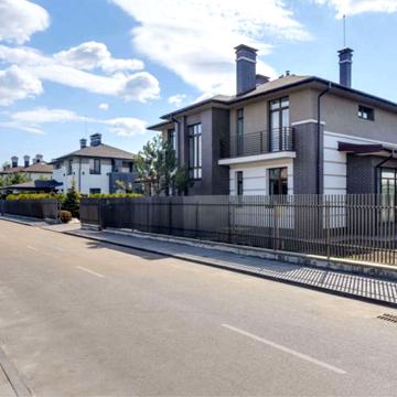Будинок в КМ «Золоче», перша лінія, с. Вишеньки