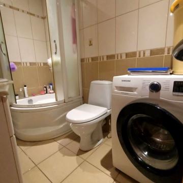 Продається 3 кім. квартира біля ресторану ЧаЧа