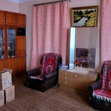 Продам частину будинку в Яківцях окремий двір великий підвал