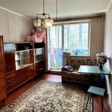Продам 1 ккв в цетре города , 2 этаж