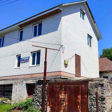 Продам двоповерховий будинок в центрі Літина, 31 сот. світло газ