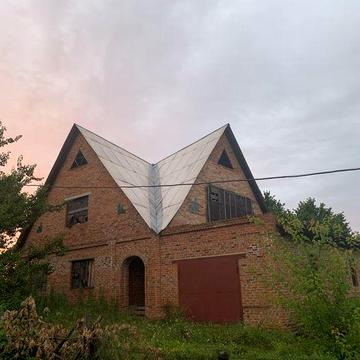Дім в селі Анисів