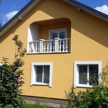 Будинок в с. Буки поряд з лісом та річкою