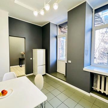 Уютная однокомнатная LUX квартира в центре с балконом