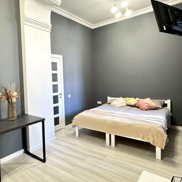 Уютная однокомнатная LUX квартира в центре с балконом