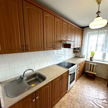 Продаж 3к Квартира Лінкольна Авраама вулиця
