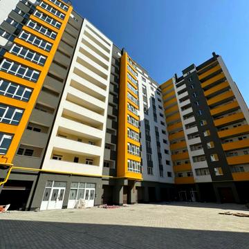 Степана Бандери вул., 32/1