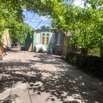 Продам садибу у передмісті