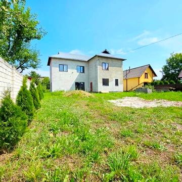 Продається добротний цегляний будинок на околиці м.Стрий в с.Добряни.