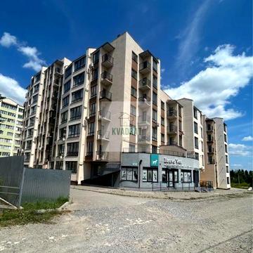 Продам велику 1-кімнатну квартиру в центрі мікрорайону Жовтневого