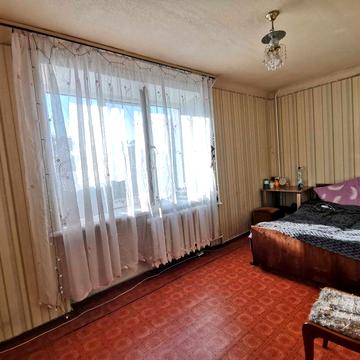 Центр Міста,2 кімнатна квартира Жилий стан , поверх 4/5,закрити двір