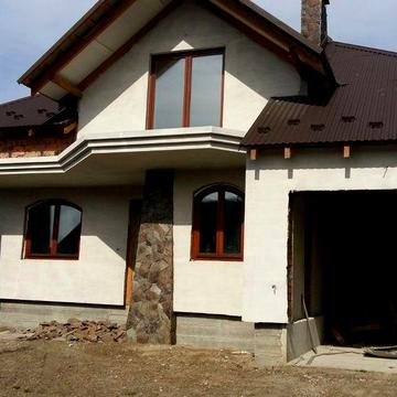Продається добротній будинок недалеко від міста