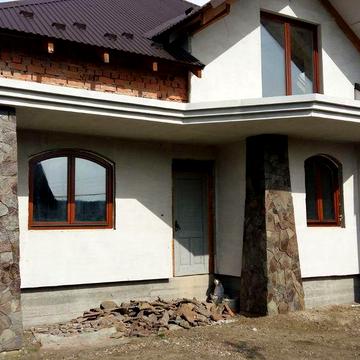 Продається добротній будинок недалеко від міста