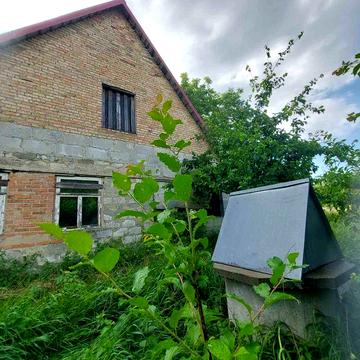Фастівський р-н, с.В.Снітинка. Будинок недобудований