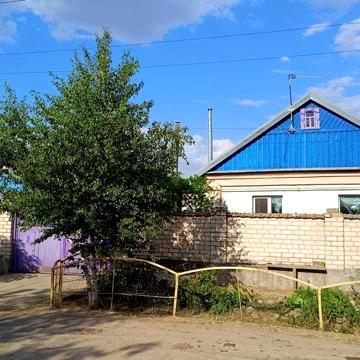 Продам будинок затишний , просторий