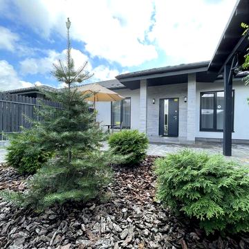 Одноповерховий дуплекс з сучасним ремонтом, меблями та технікою