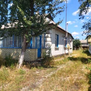 Продам будинок з земельною ділянкою в с. Пірново