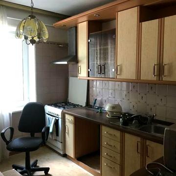 Продається 4-х, кімнатна квартира, вул. Симона Петлюри 13а