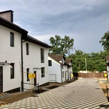 Продам дуплекс,будинок в “YOUNG TOWN KHOTIV”с. Хотів,Чабани,Лісники