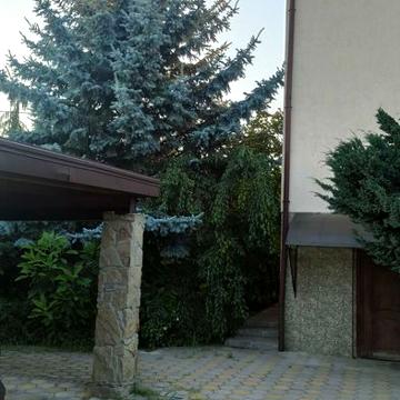Продам пів будинку с Малехів