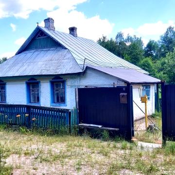 Будинок у ліса, з газом. Блакитні озера.