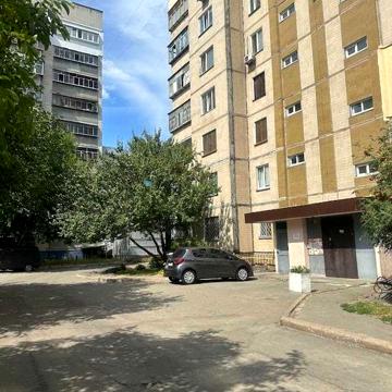 Продам 3- кімнатну квартиру по вул.Грушевського, 3Б