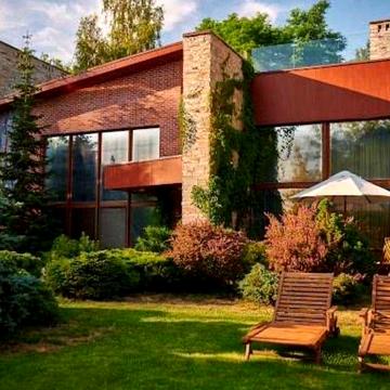 Продам  резиденцию с  ремонтом на 3 Га леса Обуховская трасса