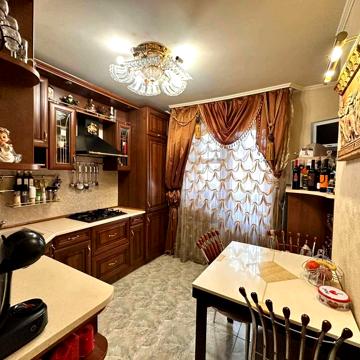 Продаж 3к квартири 81 кв. м на вул. Прибузька  RUBI 34648