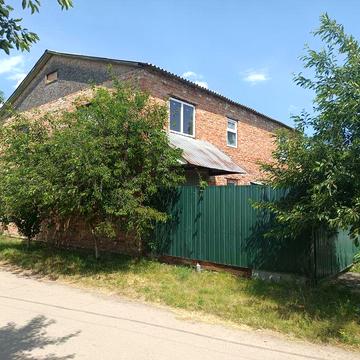 Продам просторий будинок на Добровільній