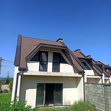 Плотені вул., 7