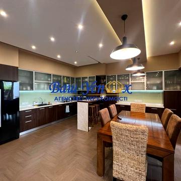 Продажа таунхауса с ремонтом и террасой Киев. район Жуляны.