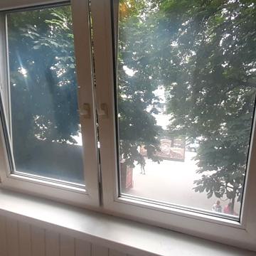 Двухкомнатная возле Охматдет. Свет не выключают