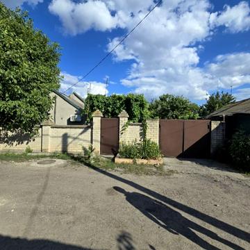 Хутірська вул., 42г