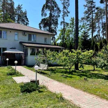 Будинок в лісовій Бучі