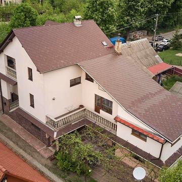 Будинок у Карпатах